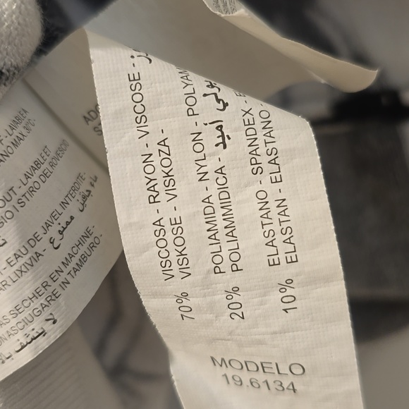 WOMEN'S BLACK & WHITE BEADED SWEATER WITH ROSES - Picture 6 of 6